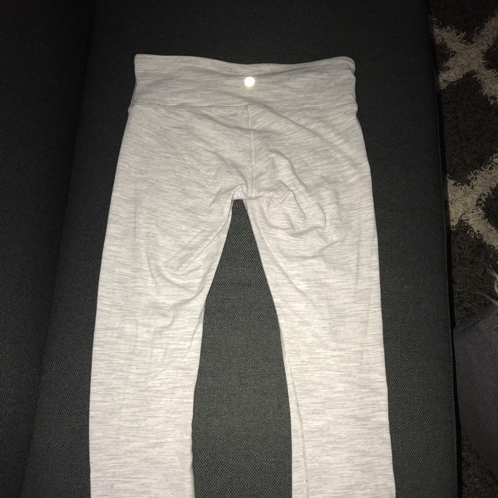 lulu lemon cropped winder under leggings